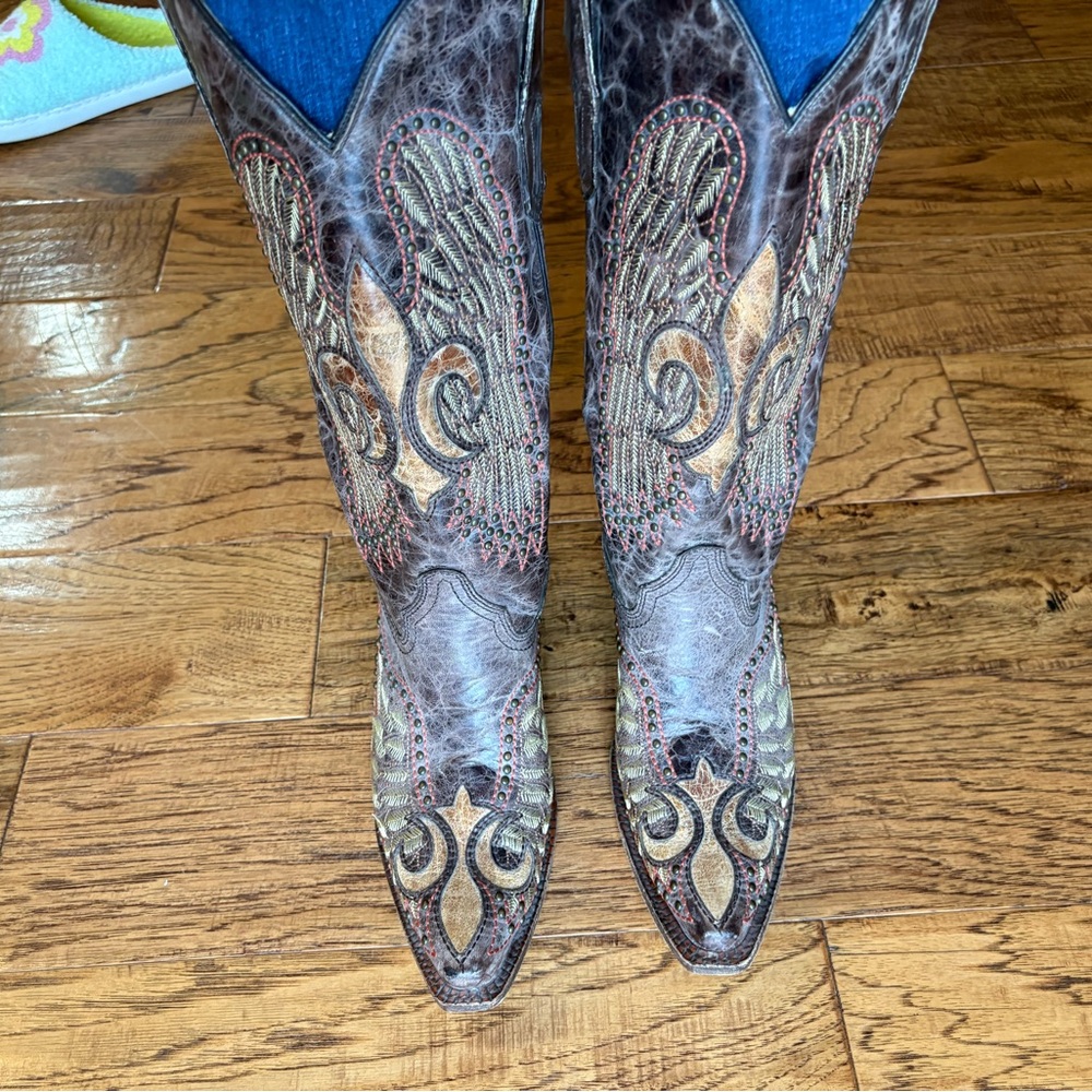 Brown and Tan Western Cowboy Boots